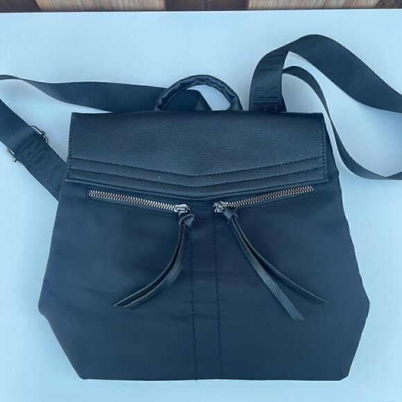 BOTKIER NEW YORK Black Bag Purse Shoulder Sling Backpack Handbag EUC - Picture 1 of 12